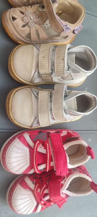 Продам обувь для девочки