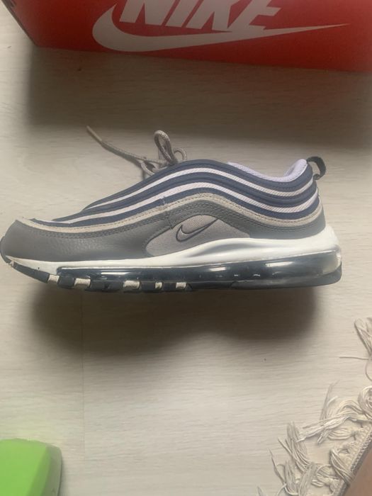 Продавам оригинални маратонки номер 41