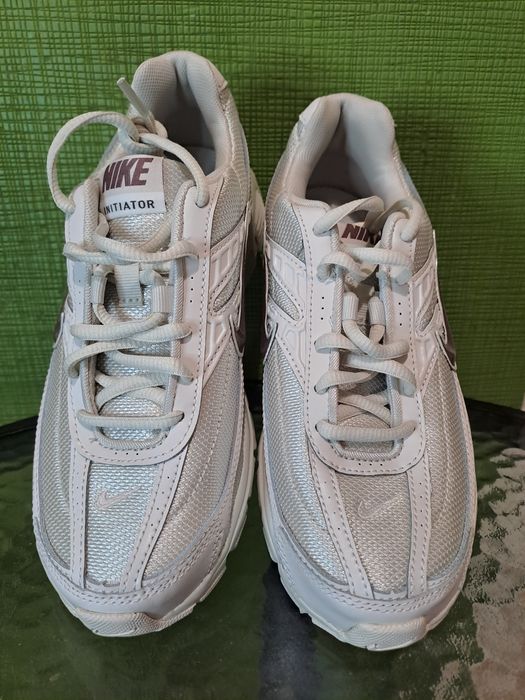 Adidași Nike Initiator Damă, Mărimea 38, Noi - Alb/Argintiu
