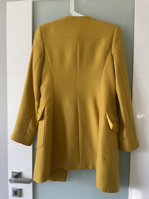 Страхотно палто в горчица