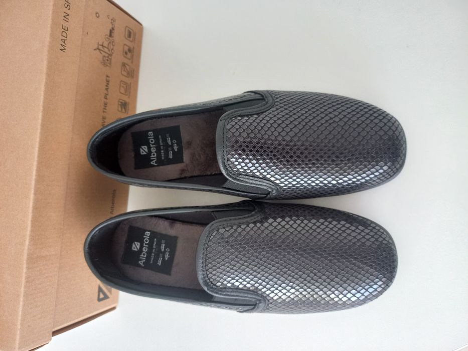 Аяқ киім бар.Испания.36-ға барады.