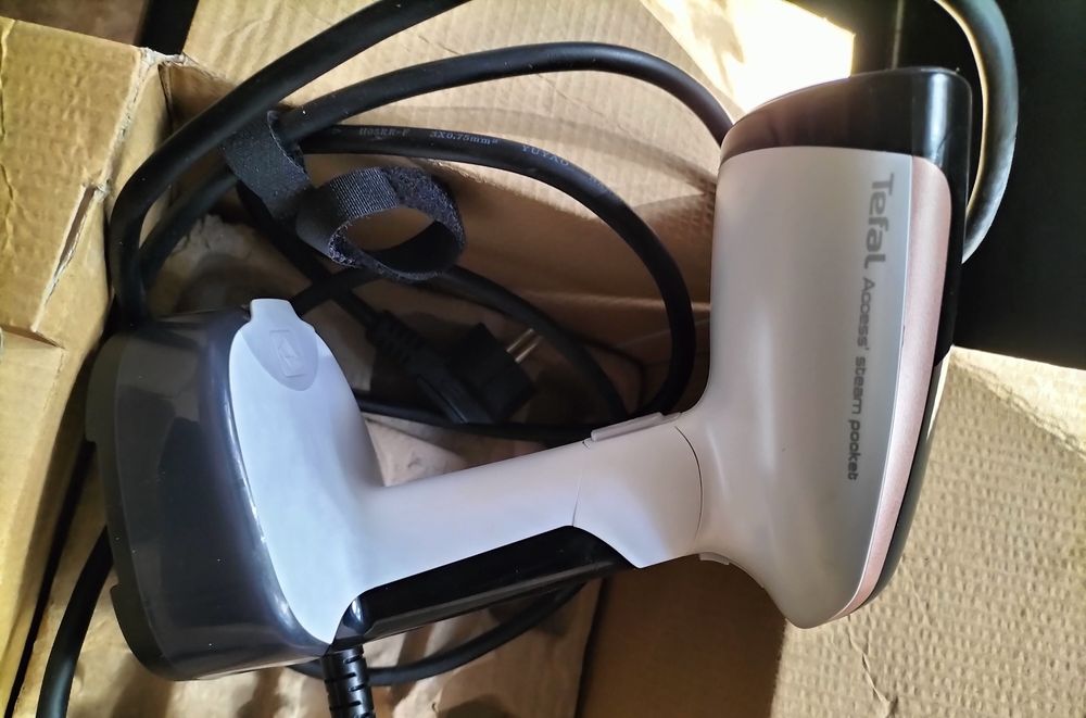 Aparat de călcat vertical cu abur Tefal - Acces Steam Pocket, 1300W