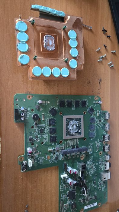 Xbox One X 1TB Pachet 2 Manete Plus Jocuri (GTA 5, RDR2, FIFA) Mentenanță proaspăt făcută!