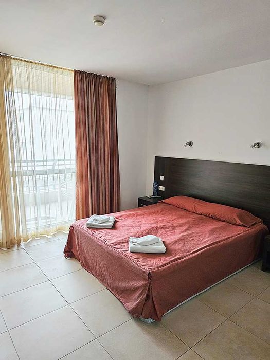 Продава се Тристаен апартамент в Балчик - 135 кв.м за 741 €/кв.м - Снимка #2