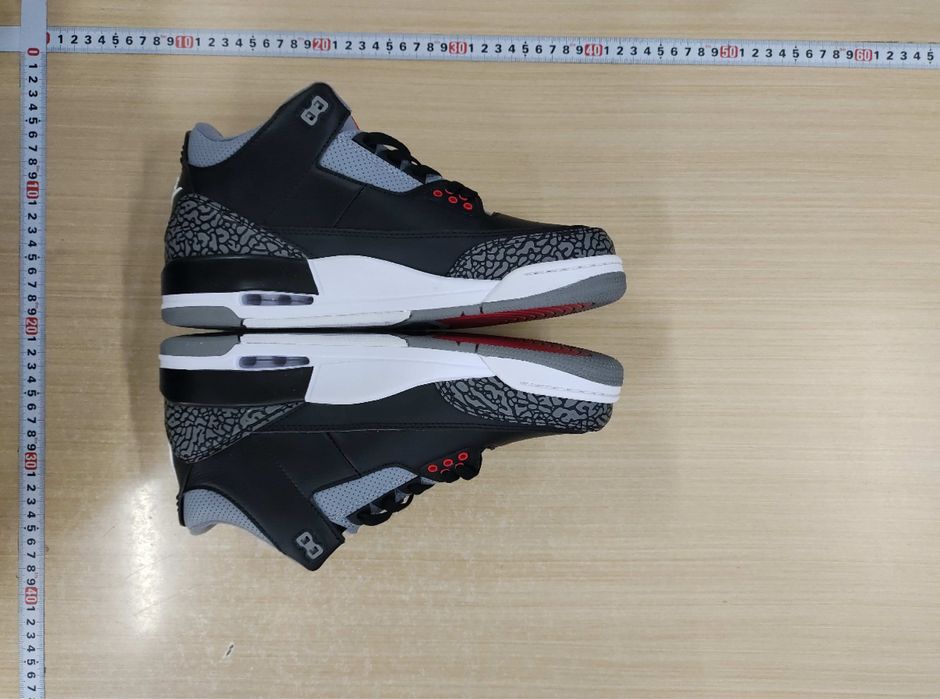 Air Jordan 3 „Black Cement