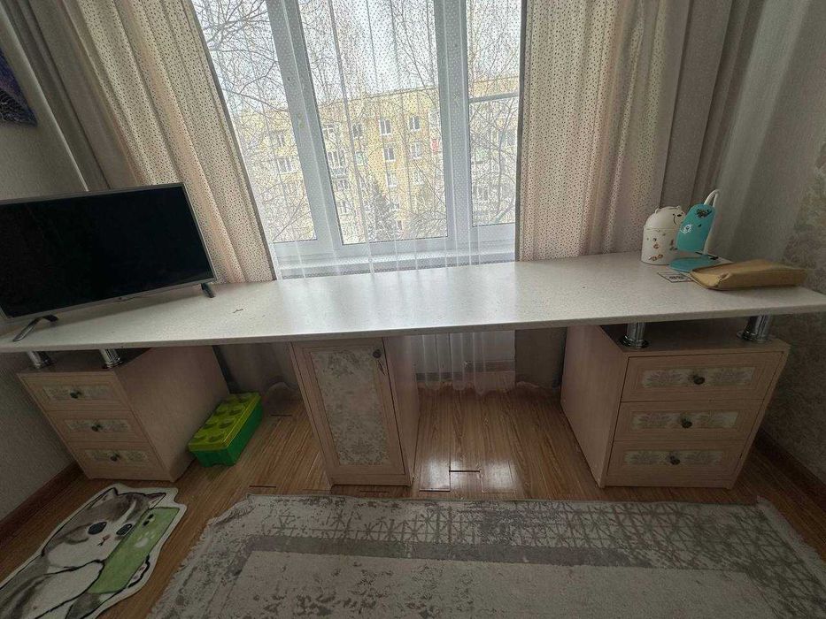 Продам стол на два рабочих места