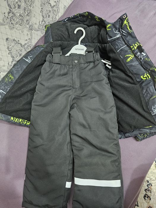 Новая куртка со штанами в комплекте