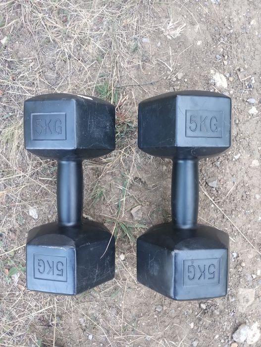 Дъмбели 2бр по 5кг