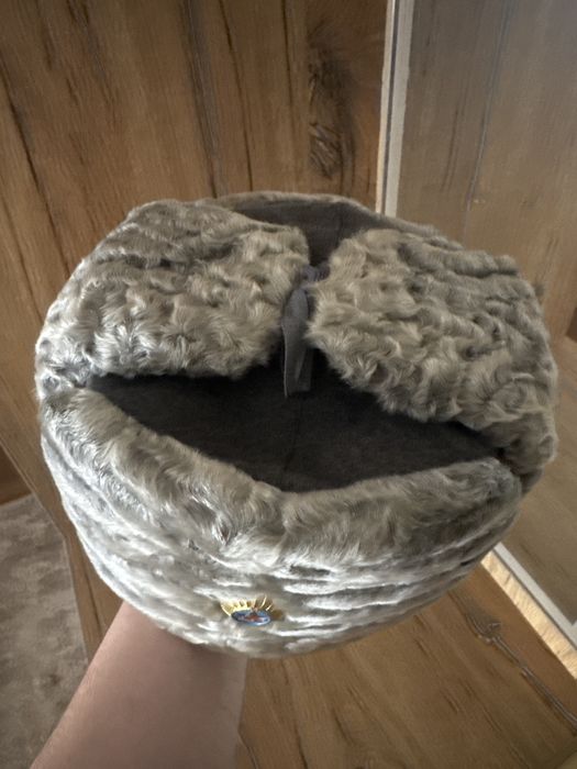 Каракулевая шапка