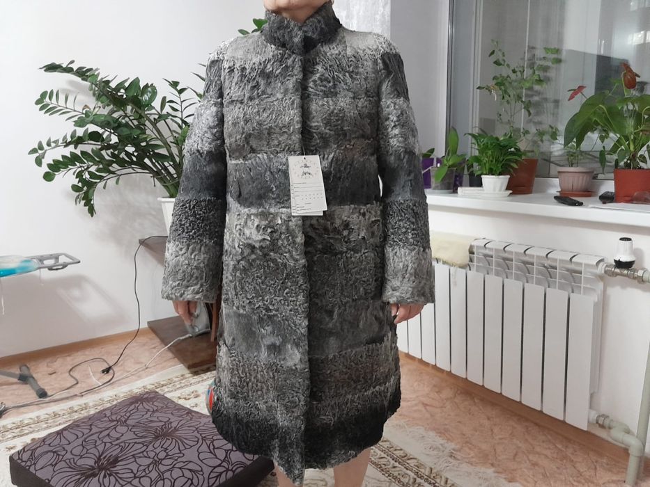 Продам каракулевую шубу