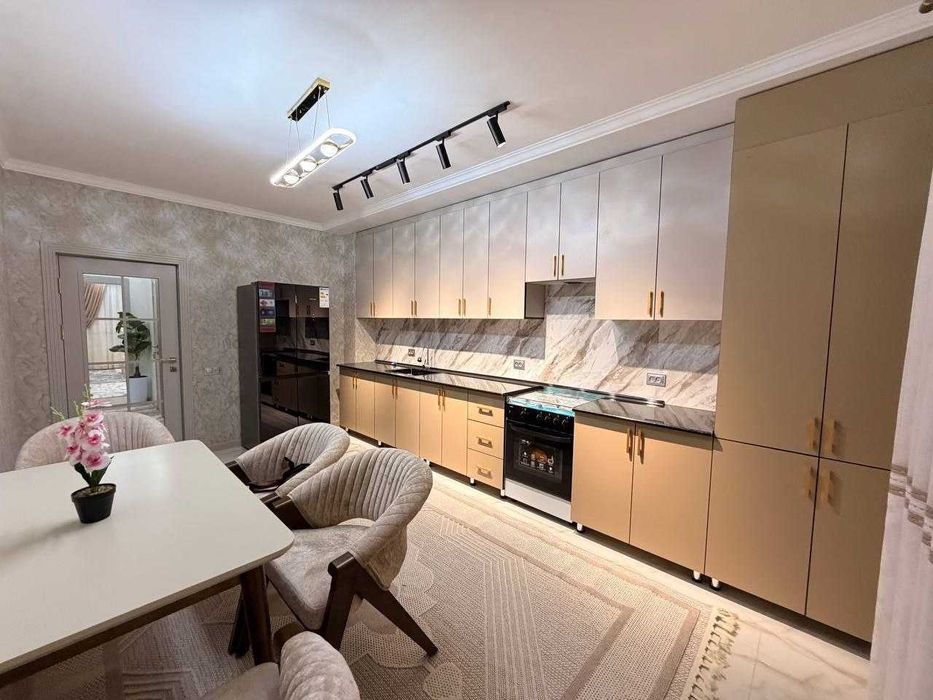 3х комнатная квартира на 1 этаже 98кв/м, в Самарканде