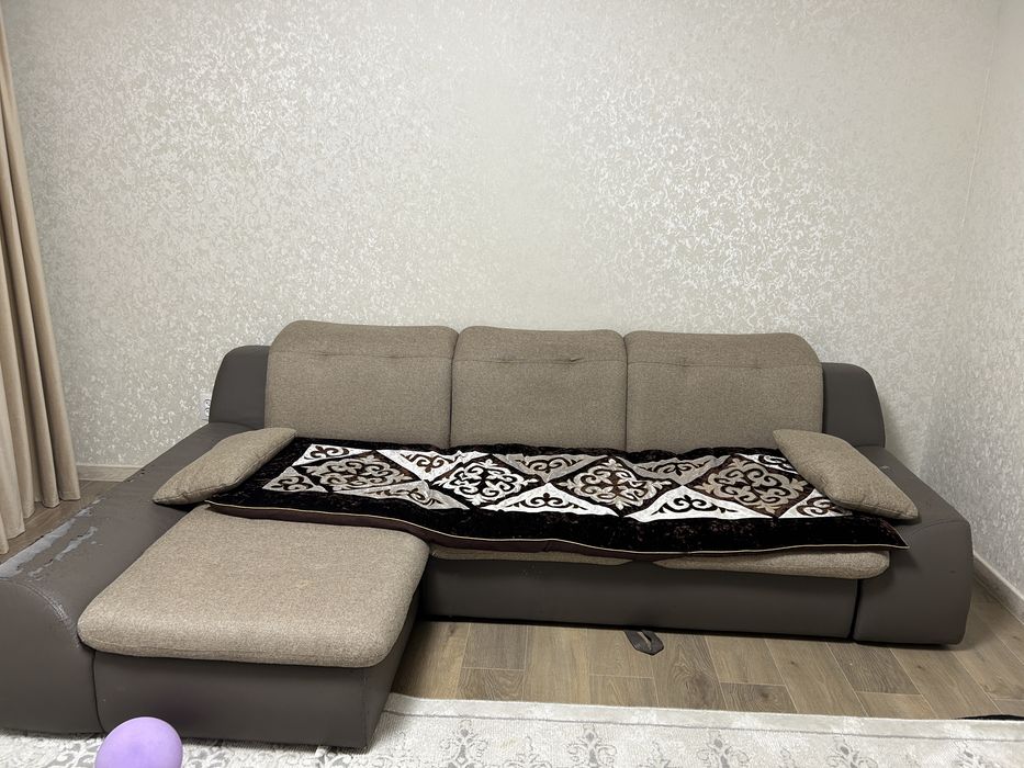 Корейский угловой диван