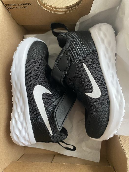 Adidasi Nike Bebelusi