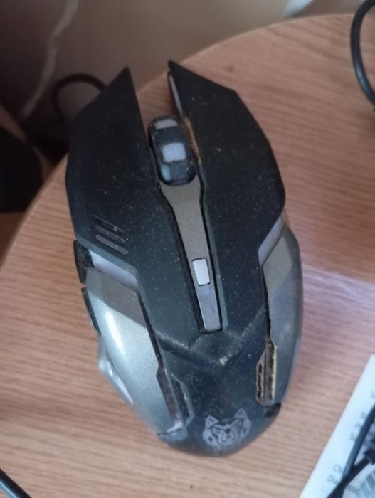 Vând mouse gaming nou