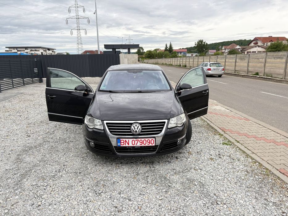 Momentan masina are numere negre Vw passat 2.0l 140 cp , cutie automata , dotari full tot ce se putea pune pana la anuk ei
