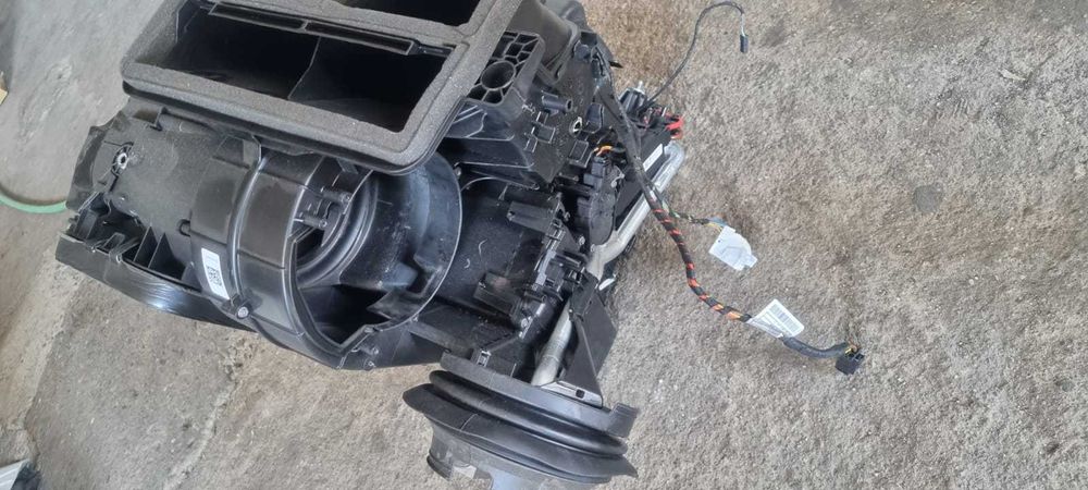 Carcasa distribuție aer habitaclu aeroterma BMW X1 F48 X2 F39 9383118