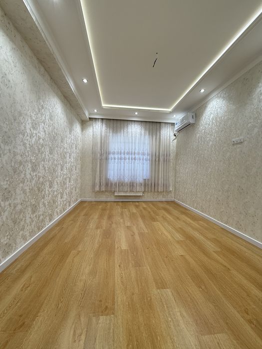 Ховлиси бор квартира сотилади!  Метро 2-чи бекат, Сергили