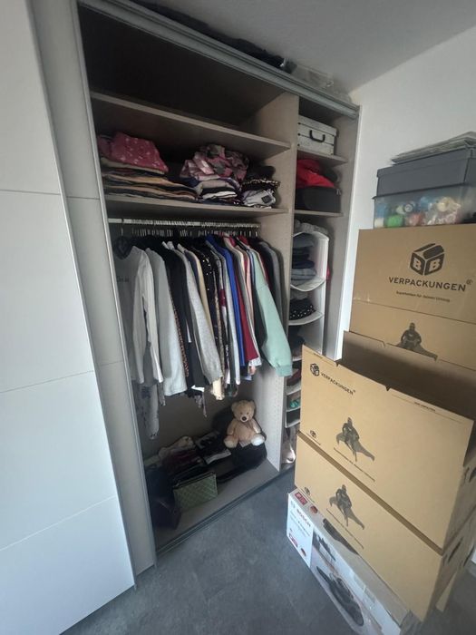Dulap cu uși culisante. L360xÎ230 cm.