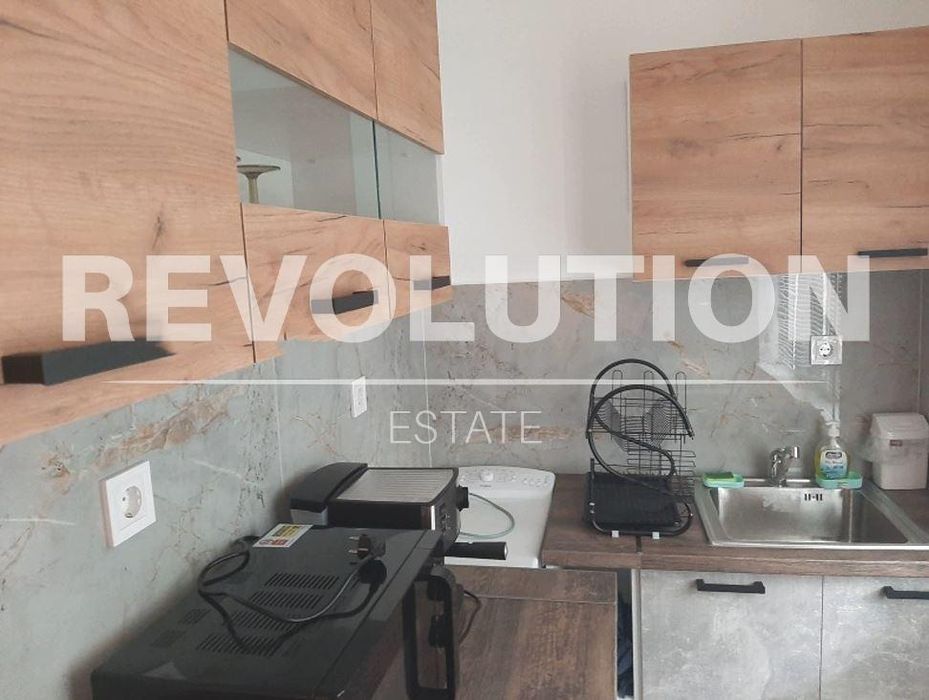 Тристаен апартамент в района на  м-т Траката!