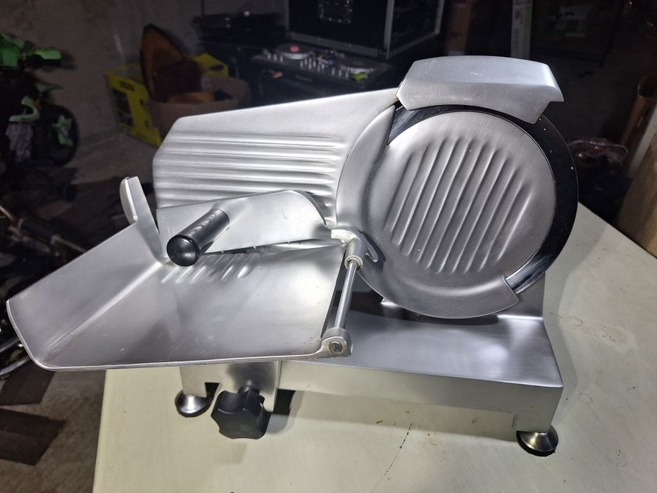 Feliator profesional cu sistem de ascuțire disc