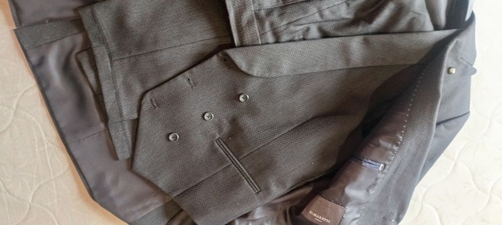 Новый отличный костюм