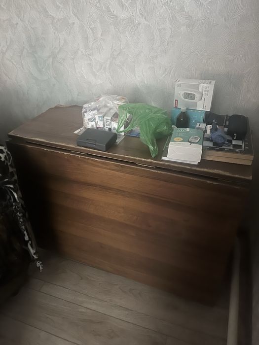 Продам книжку стол