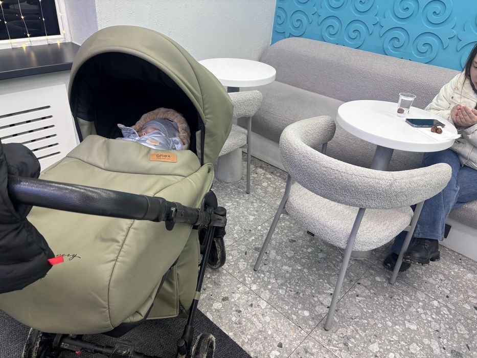 продам коляски 2 штуки