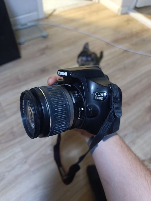 Камера Canon EOS 1300D