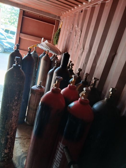 Кислородные балоны и углекислота