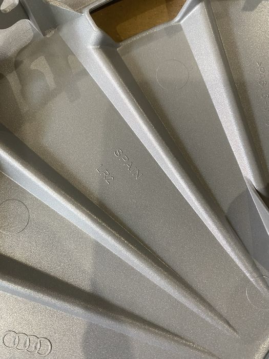 16 цола Тасове Ауди , Audi