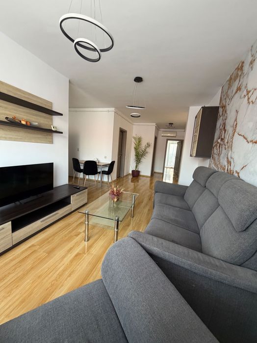 Apartament 3 camere în centru