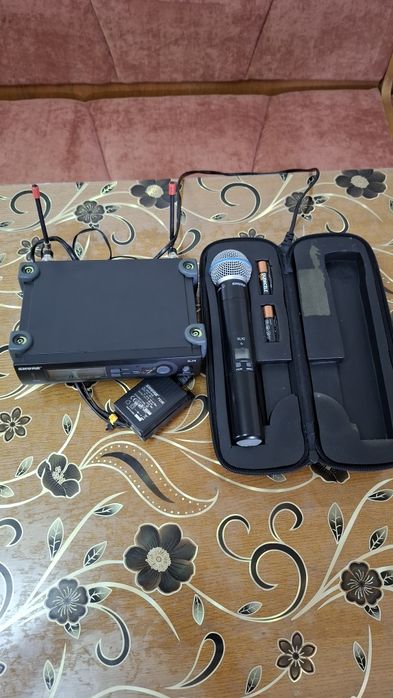 Vand microfon ȘHURE SLX ,cu beta 58.