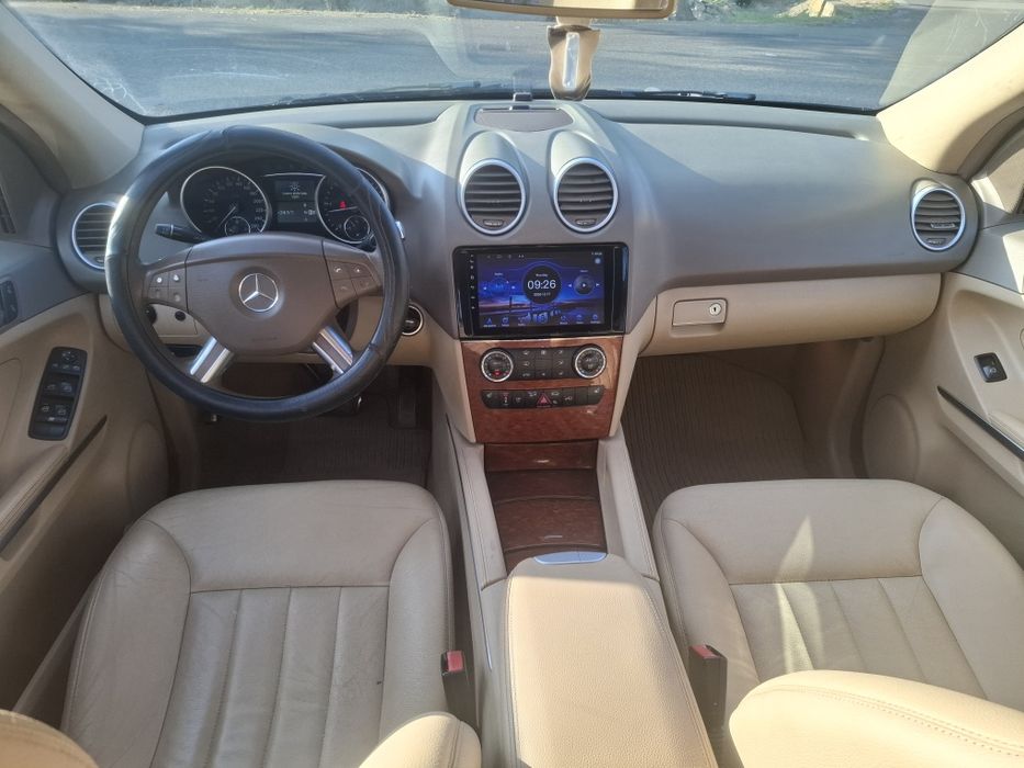 Vând Mercedes Ml înmatriculat acte la zi