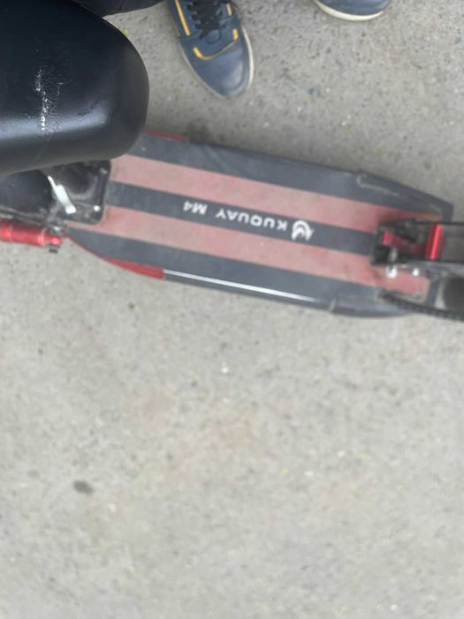 ПРОДАМ Электросамокат Kuquay m4