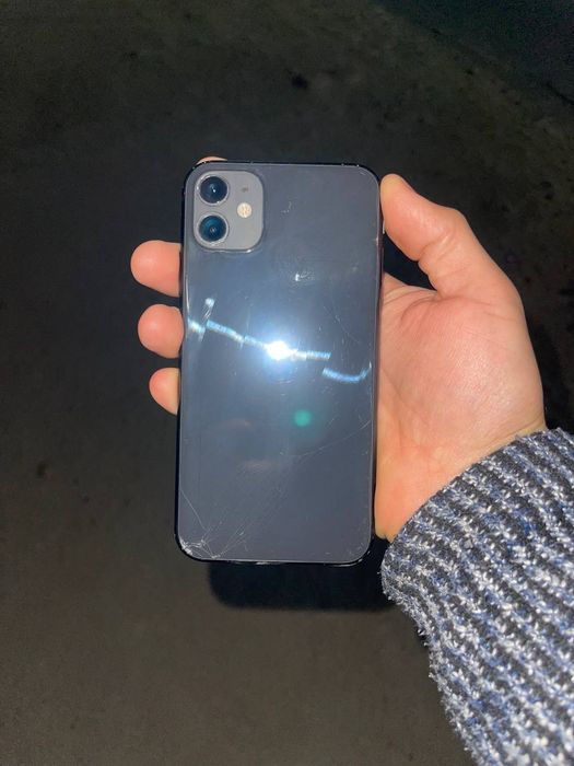 iPhone 11 64gb yomkost 81 radnoy