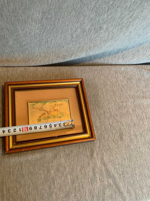 стара малка картина на златен лист