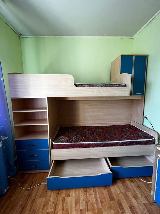 Продам детский гарнитур б/у