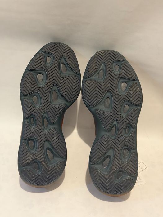 Adidasi Yeezy 700 noi originali