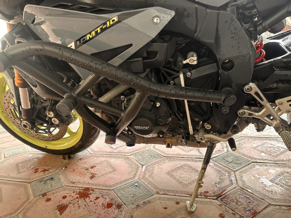 Yamaha MT10 1000kb sotiladi