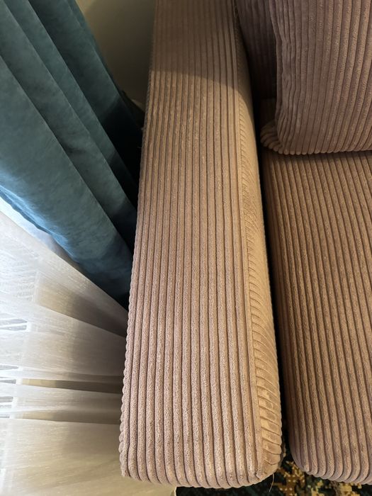 Canapea extensibila cu lada de depozitare