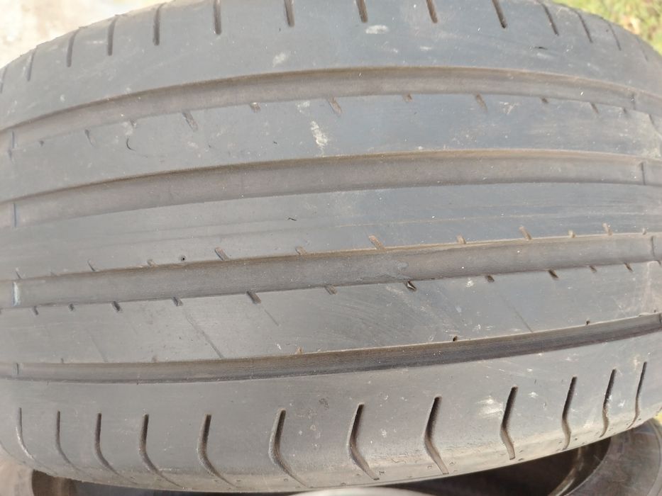 Гуми два броя 225/40/18