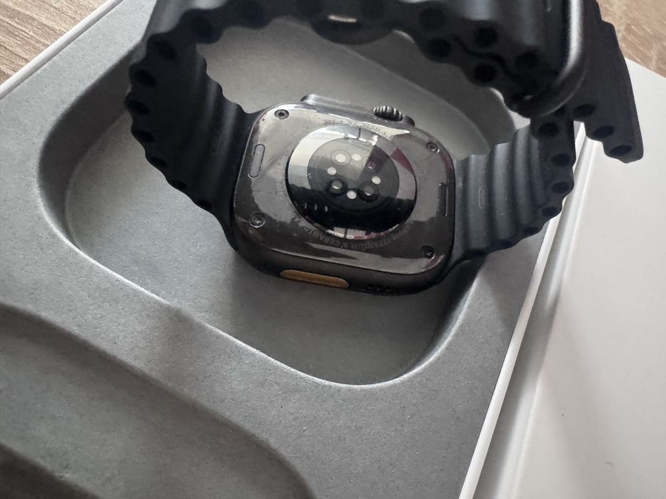 Apple watch ultra 2 black titanium