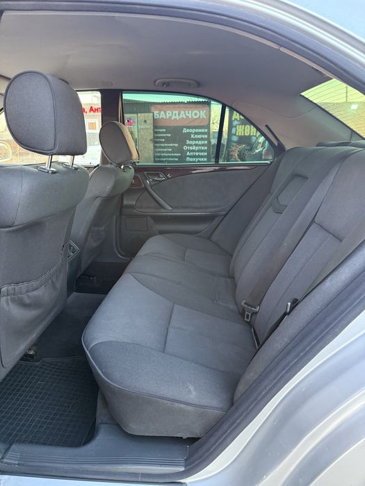 Мерседес Лупарик 2001 года 2.8