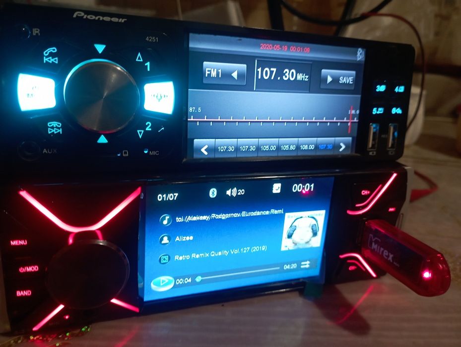 Магнитола с дисплеем Bluetooth Aux