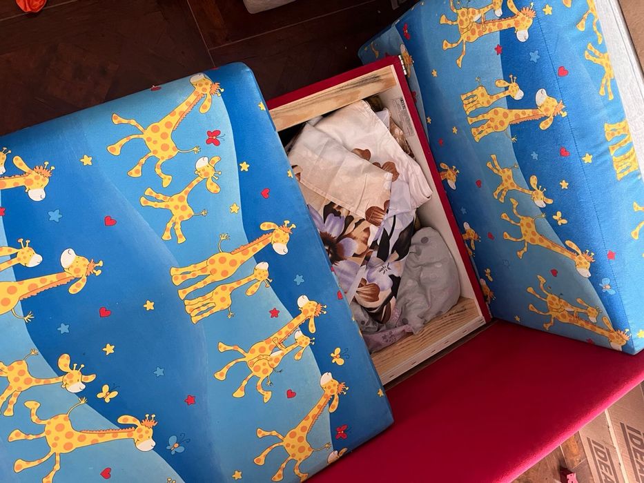 Продам дескую кравать диван