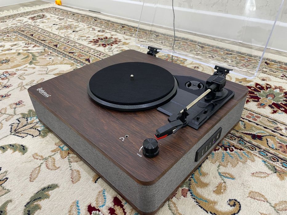 Виниловый проигрыватель