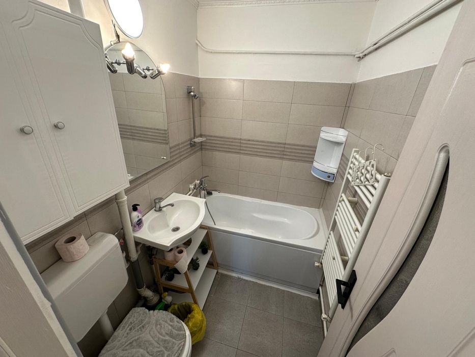 Inchiriez apartament in regim hotelier!!