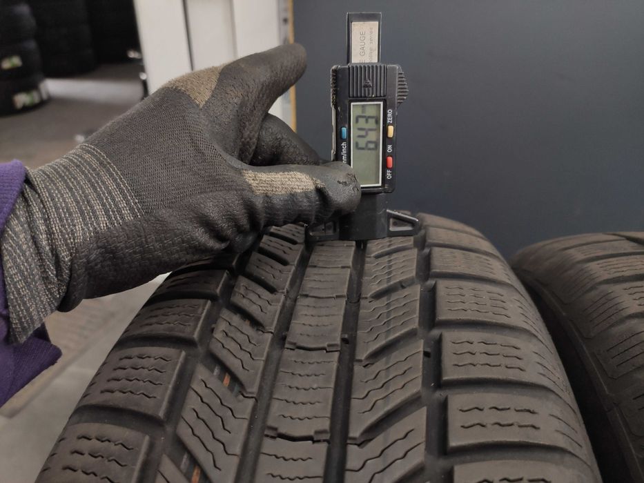 4бр Зимни Гуми 215 65 17 - Continental