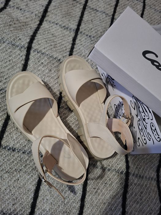 Сандали, удобни и леки, нови! 37 н.