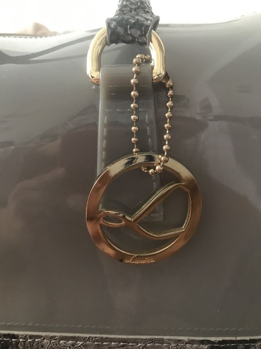 Vând poșeta silicon